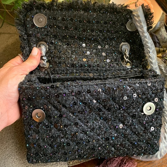 Authentic KURT GEIGER LONDON Tweed Lock fringe sequins flap Crosby/shoulder - Picture 10 of 15